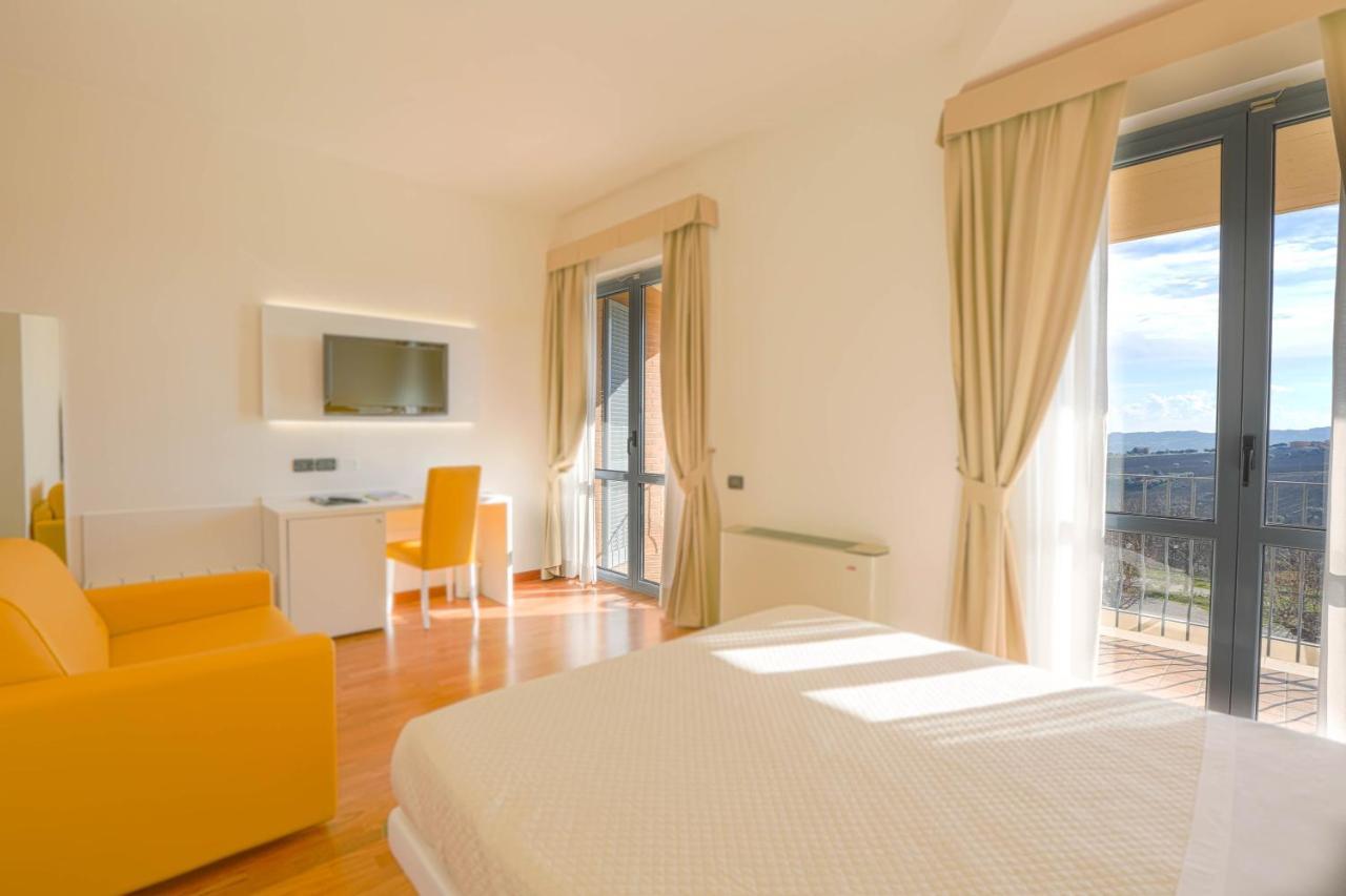 Hotel Palazzo Bello - Nuova Gestione レカナーティ エクステリア 写真