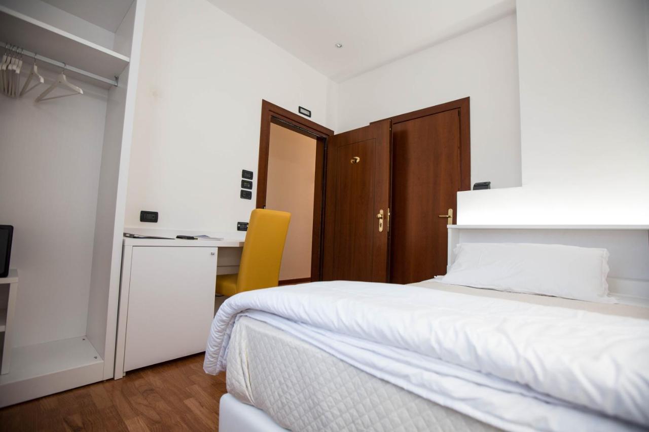 Hotel Palazzo Bello - Nuova Gestione レカナーティ エクステリア 写真