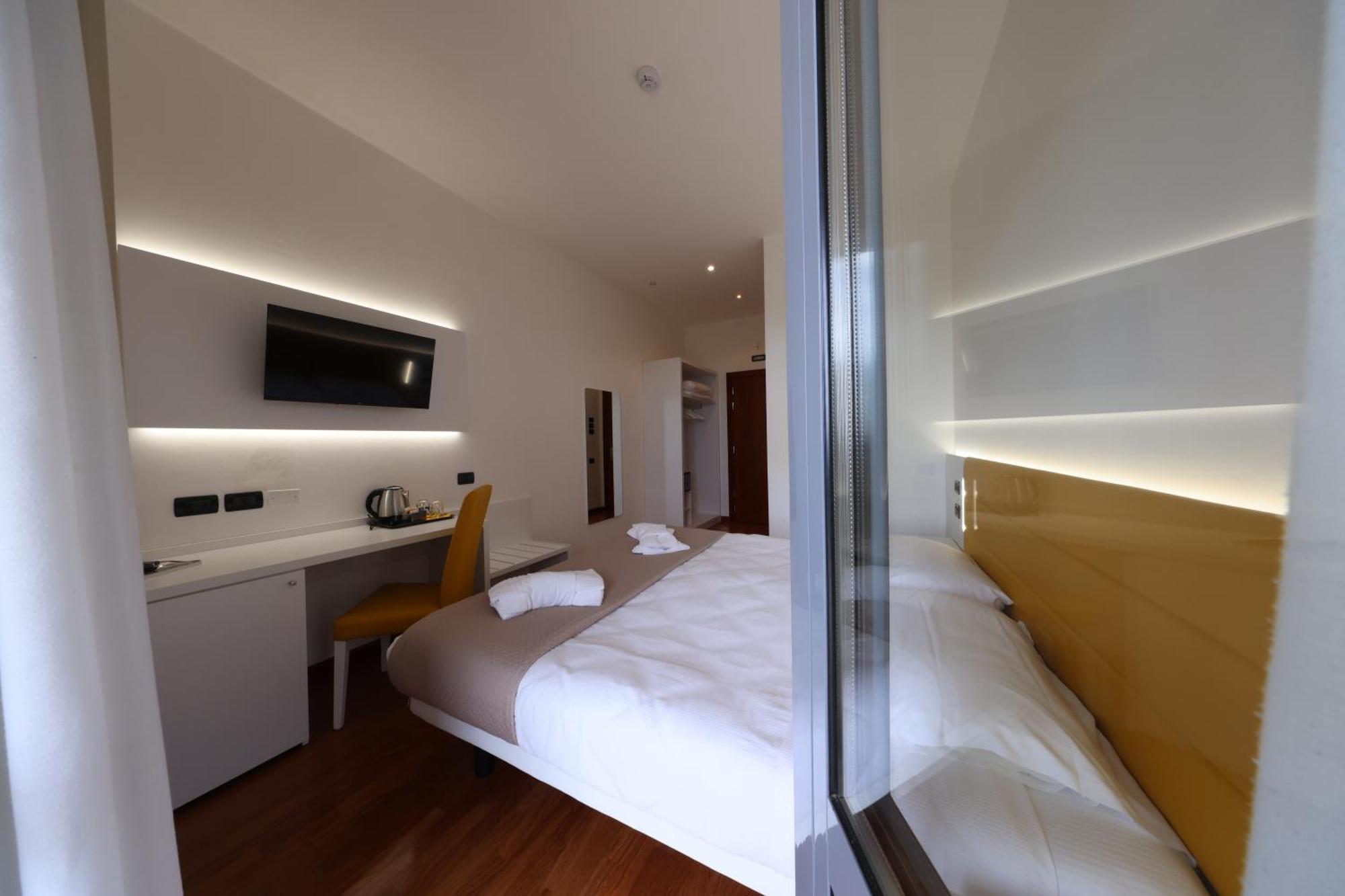 Hotel Palazzo Bello - Nuova Gestione レカナーティ エクステリア 写真
