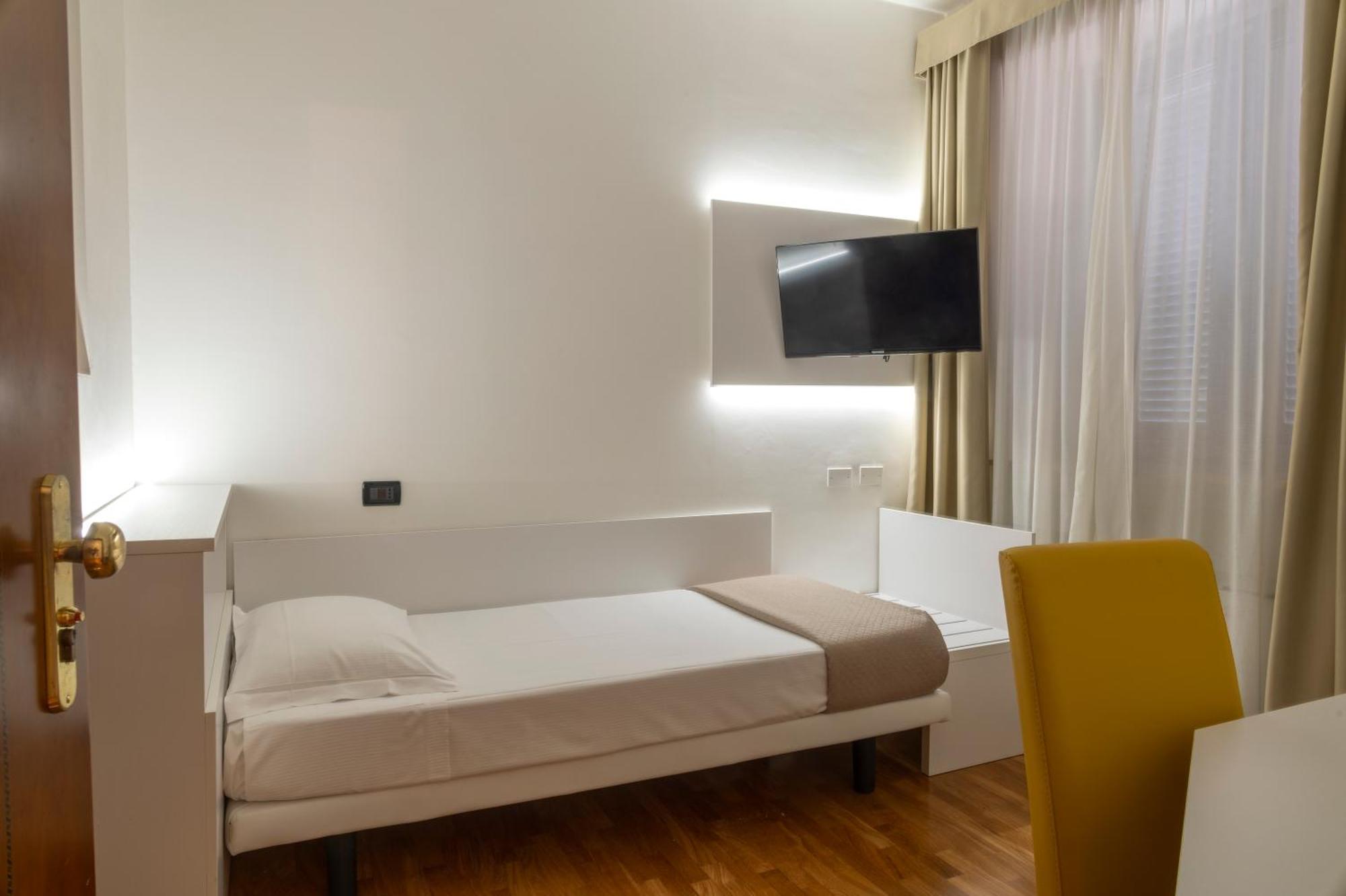 Hotel Palazzo Bello - Nuova Gestione レカナーティ エクステリア 写真