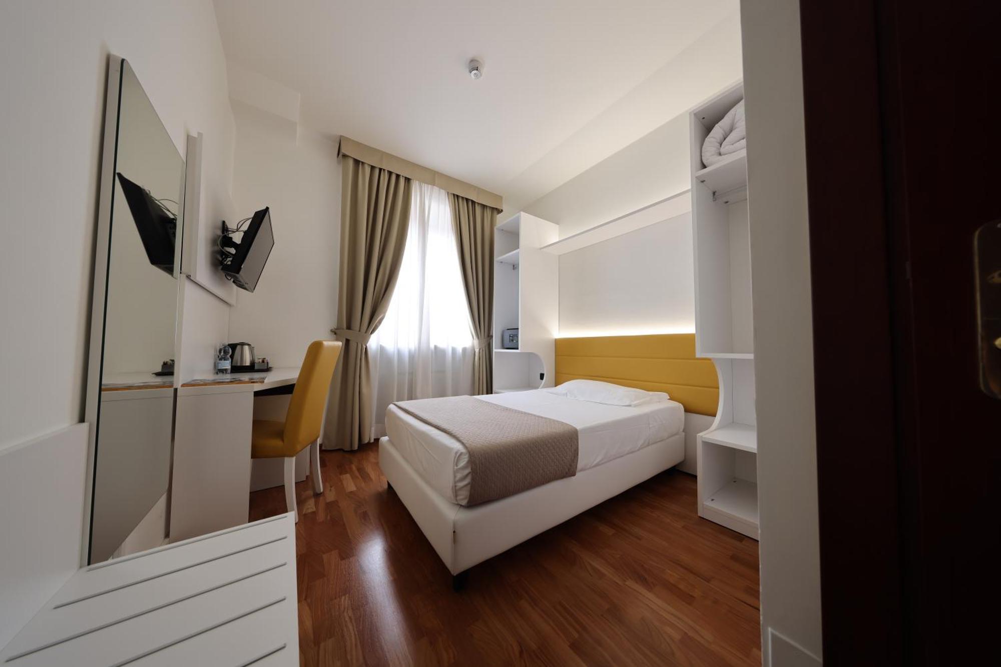 Hotel Palazzo Bello - Nuova Gestione レカナーティ エクステリア 写真