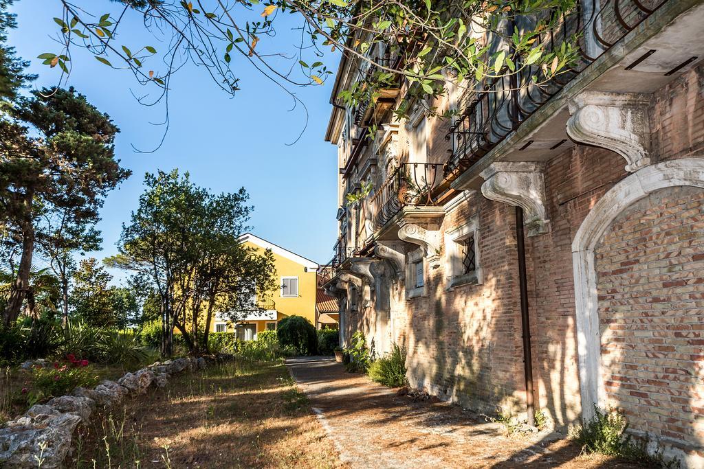 Hotel Palazzo Bello - Nuova Gestione レカナーティ エクステリア 写真