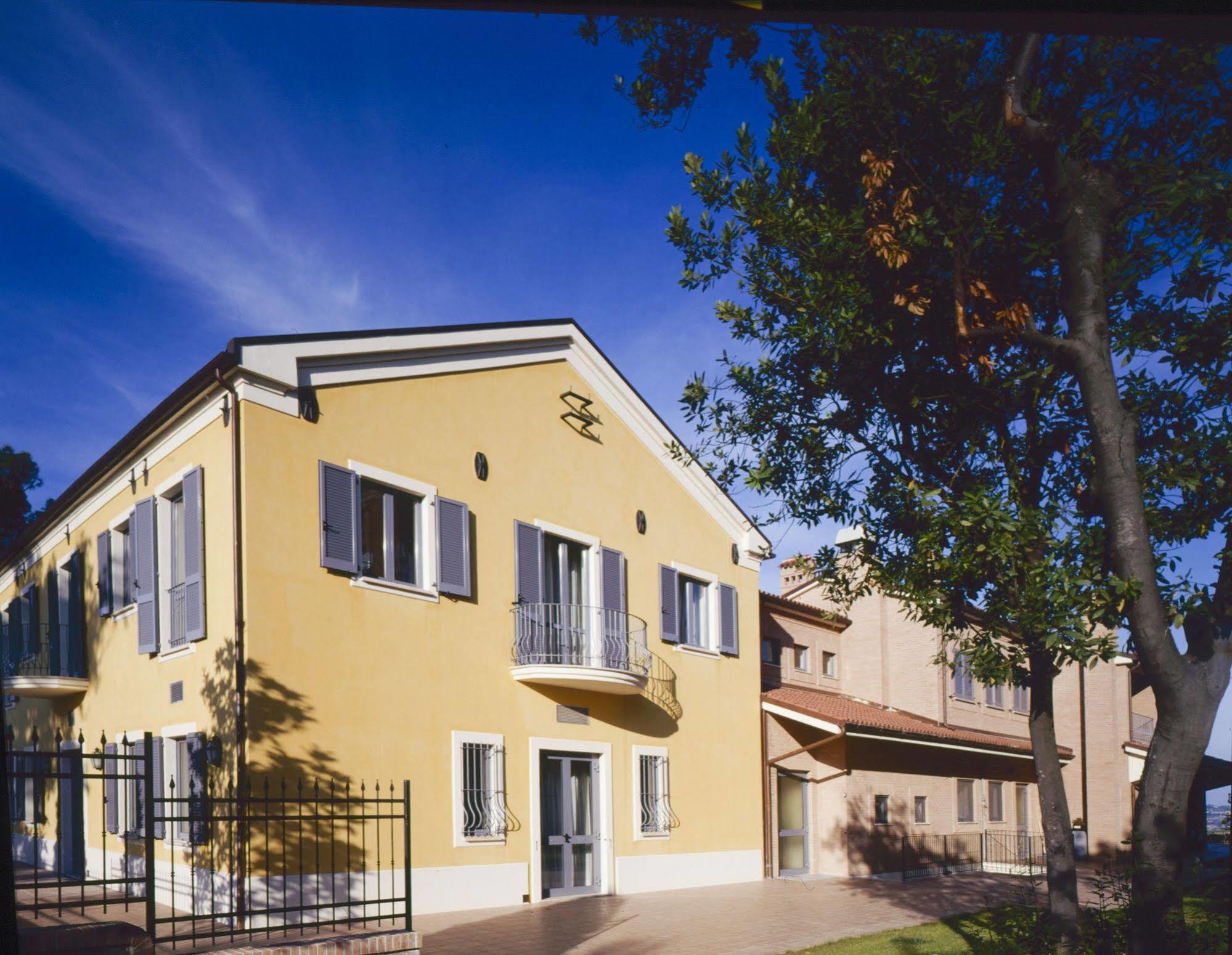 Hotel Palazzo Bello - Nuova Gestione レカナーティ エクステリア 写真